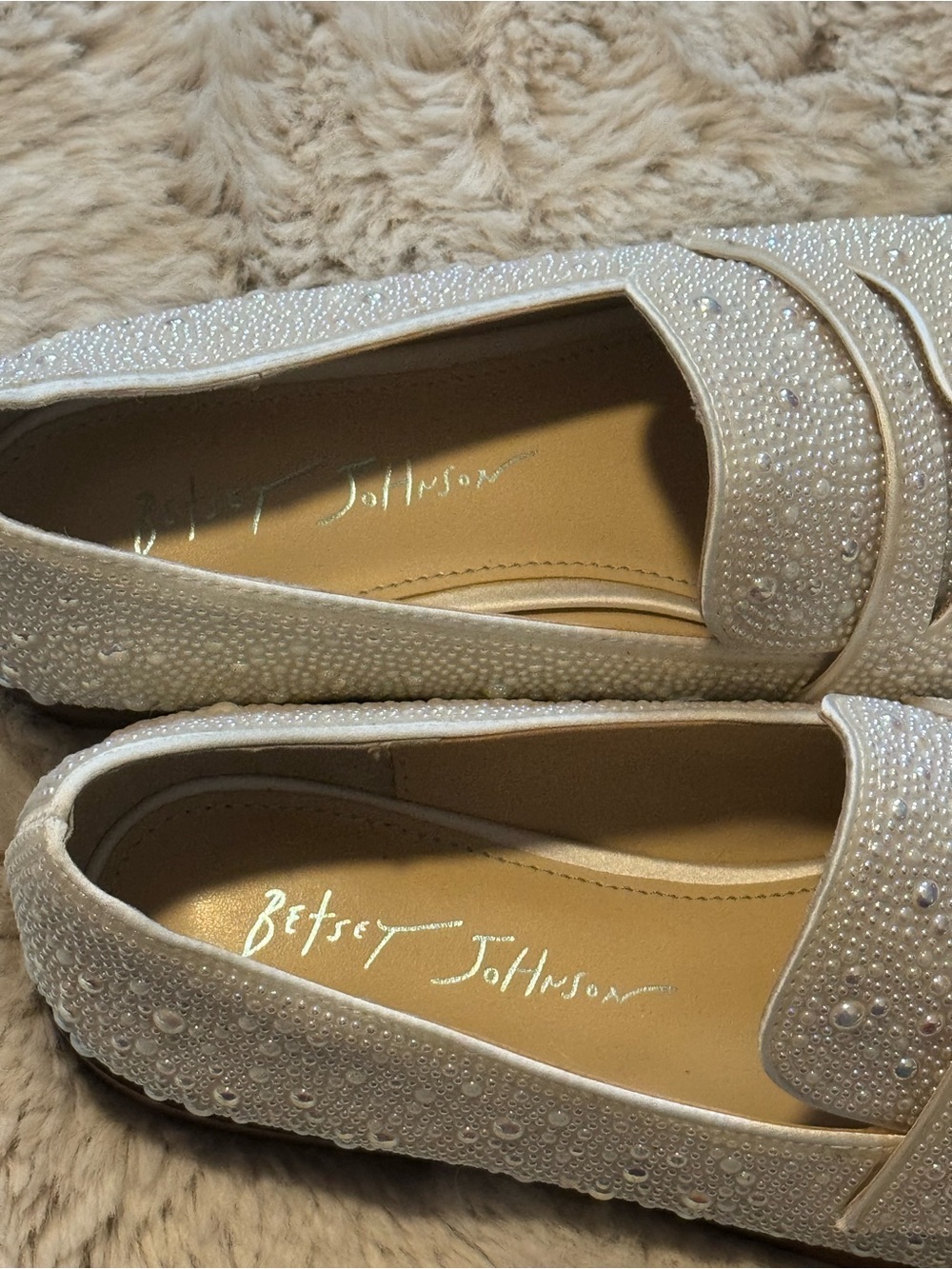 Betsey Johnson Aron Cream white Jeweled Loafers Sz8 -Wedding - Picture 4 of 6